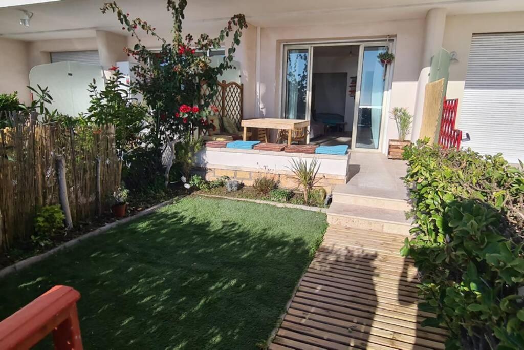 Ti Caz Kreol - Juan Plages Les Pieds Dans L'Eau Apartment Exterior foto