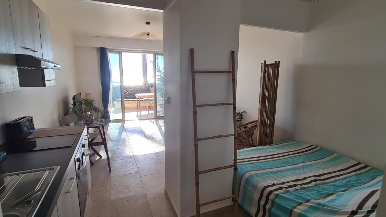 Ti Caz Kreol - Juan Plages Les Pieds Dans L'Eau Apartment Exterior foto