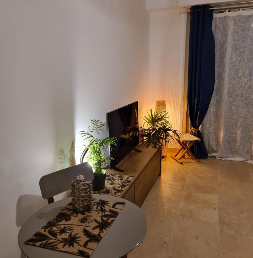 Ti Caz Kreol - Juan Plages Les Pieds Dans L'Eau Apartment Exterior foto